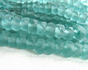 Recycled glass beads faceted rondelle Aqua green sea aquamarine tone rustic square barrel - 7 to 9 mm x 10 to 13 mm / 16 pcs - 6BK4