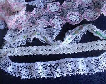 White Laces florals gathered flat NOS
