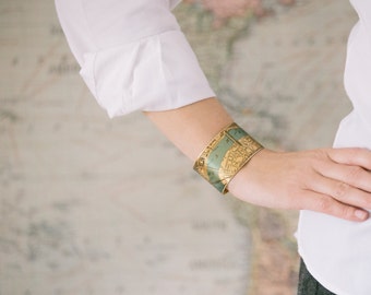 Geeky Gift London City Map Jewelry - Antique Street Map River Thames London Bridge - Brass Cuff Bracelet - Unique Gift For Birthday