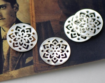 10pcs White Mother of Pearl Shell Hollow Connector 18mm Cut Out Carvings -(V1136-1)