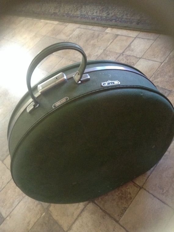 vintage american tourister round luggage