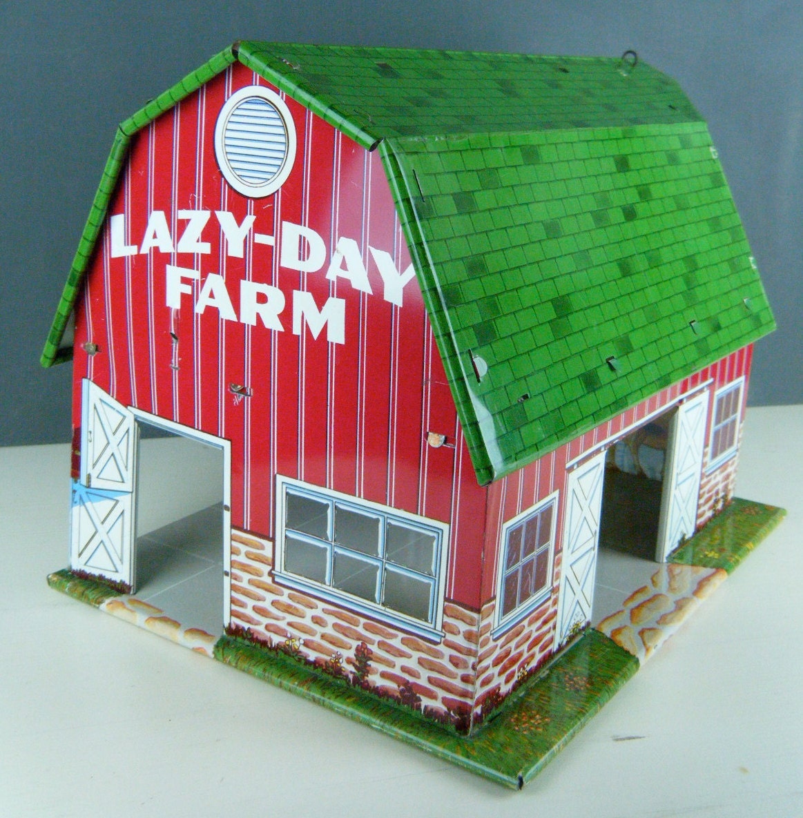 MARX Lazy Day Farm Barn Vintage Tin Lithograph Play House