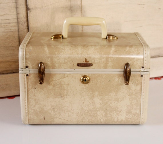 SALE Antique Ladies Train Case Vintage 1950's Samsonite