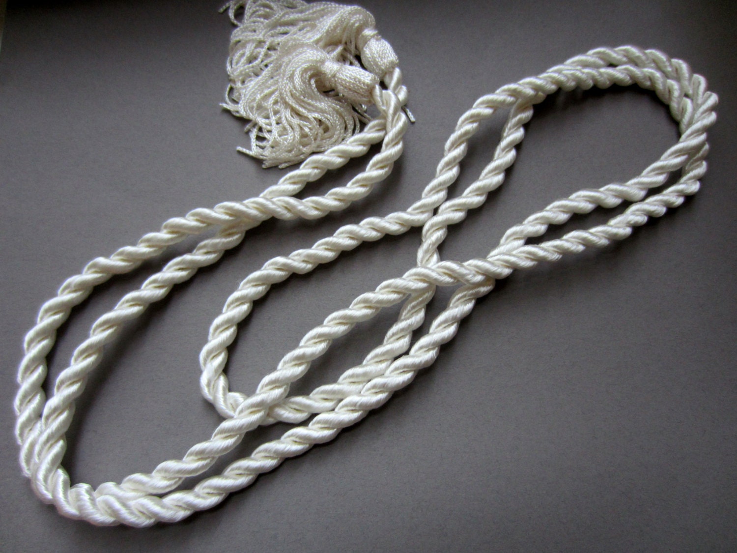Set of 2 white tassels on twisted rope cord by viviangastondestash