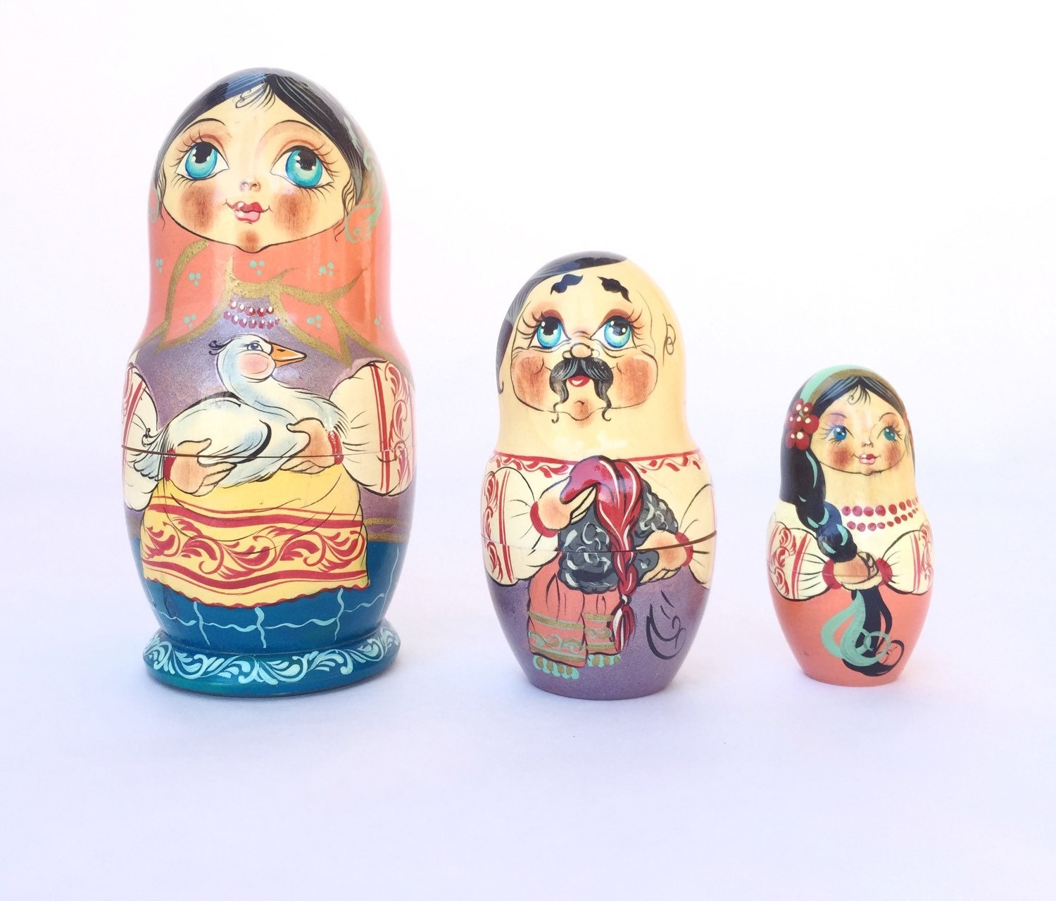 vintage wooden nesting dolls