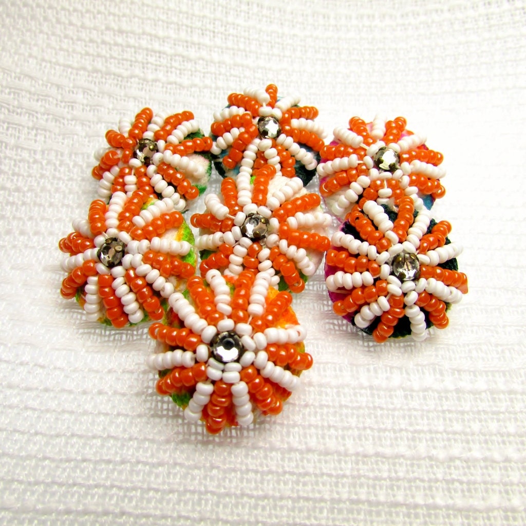 Covered in Beads 3/4" (19mm) FabricCovered Buttons with Bead and