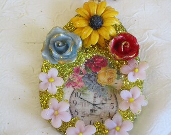 VENDUE - Broche métal argenté "Horloge"