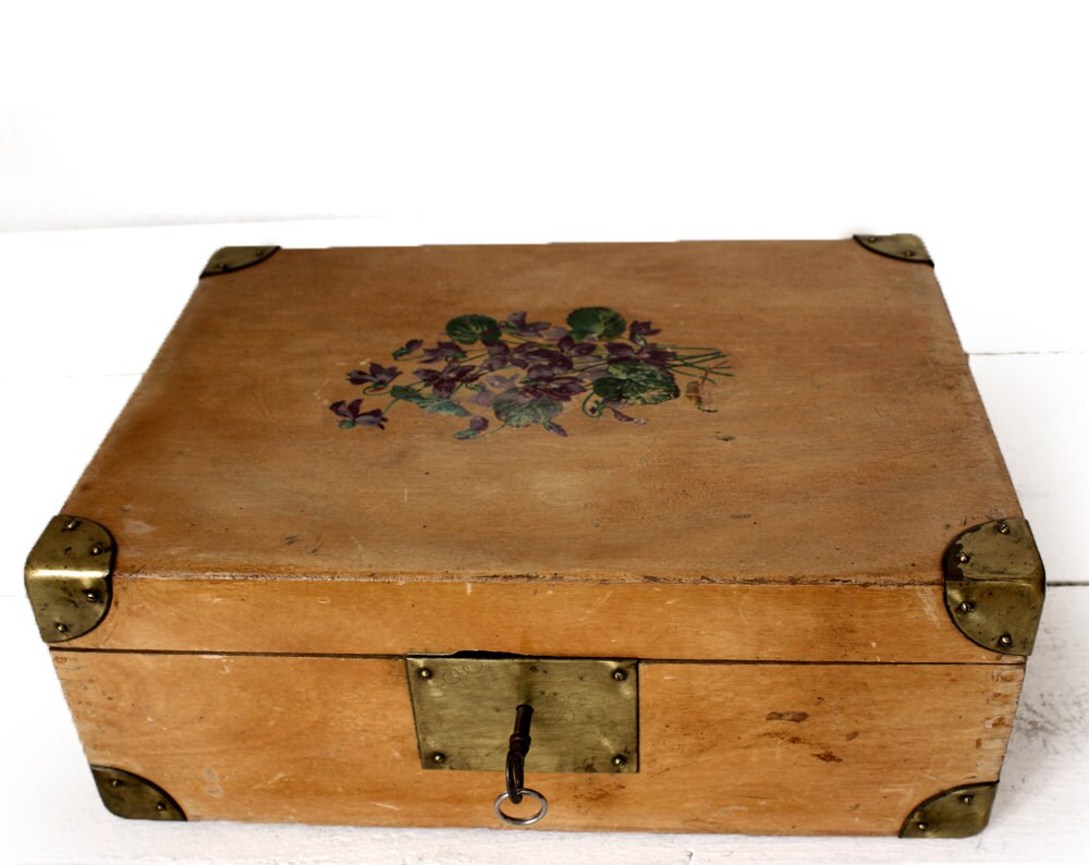 In Praise of Wood Trinket Boxes – A Pretty Happy Home