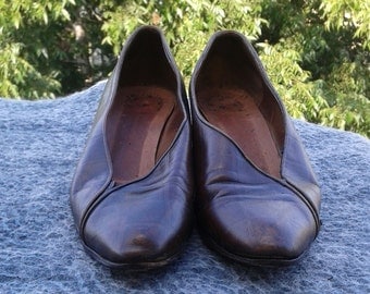 Vintage Fendi Shoes / Vintage Signature Fendi Flats / Vintage Italian Designer Shoes / Vintage Monogram Fendi Size 8 M / Vintage Shoes