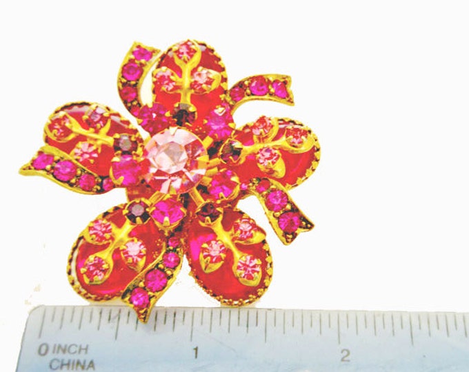 Pink rhinestone Brooch- Pronged Glass rhinestone - Flower with Bow - Floral Gold Metal pin - mid century