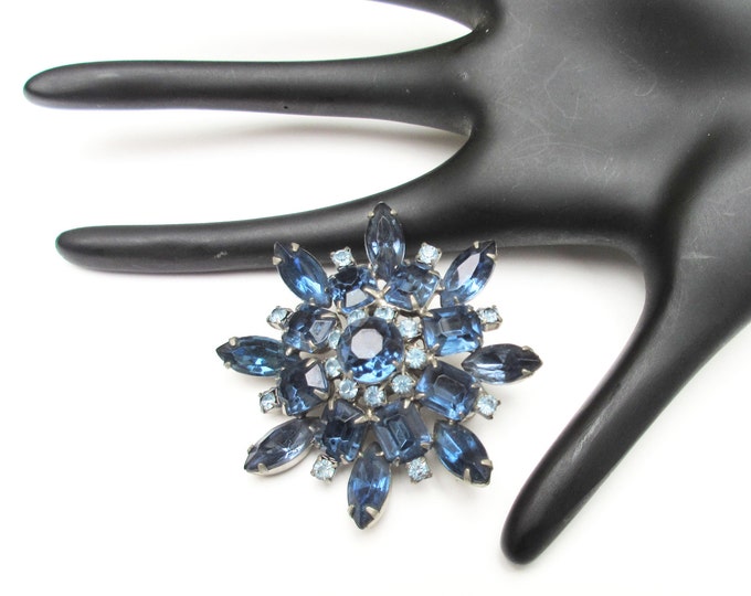 Blue Rhinestone Flower Brooch - Mid Century - silver metal - blue crystal - Atomic Pin