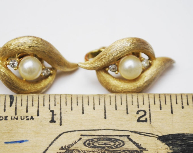 Crown Trifari Earrings - gold tone - White Pearl - rhinestone -Clip on earring