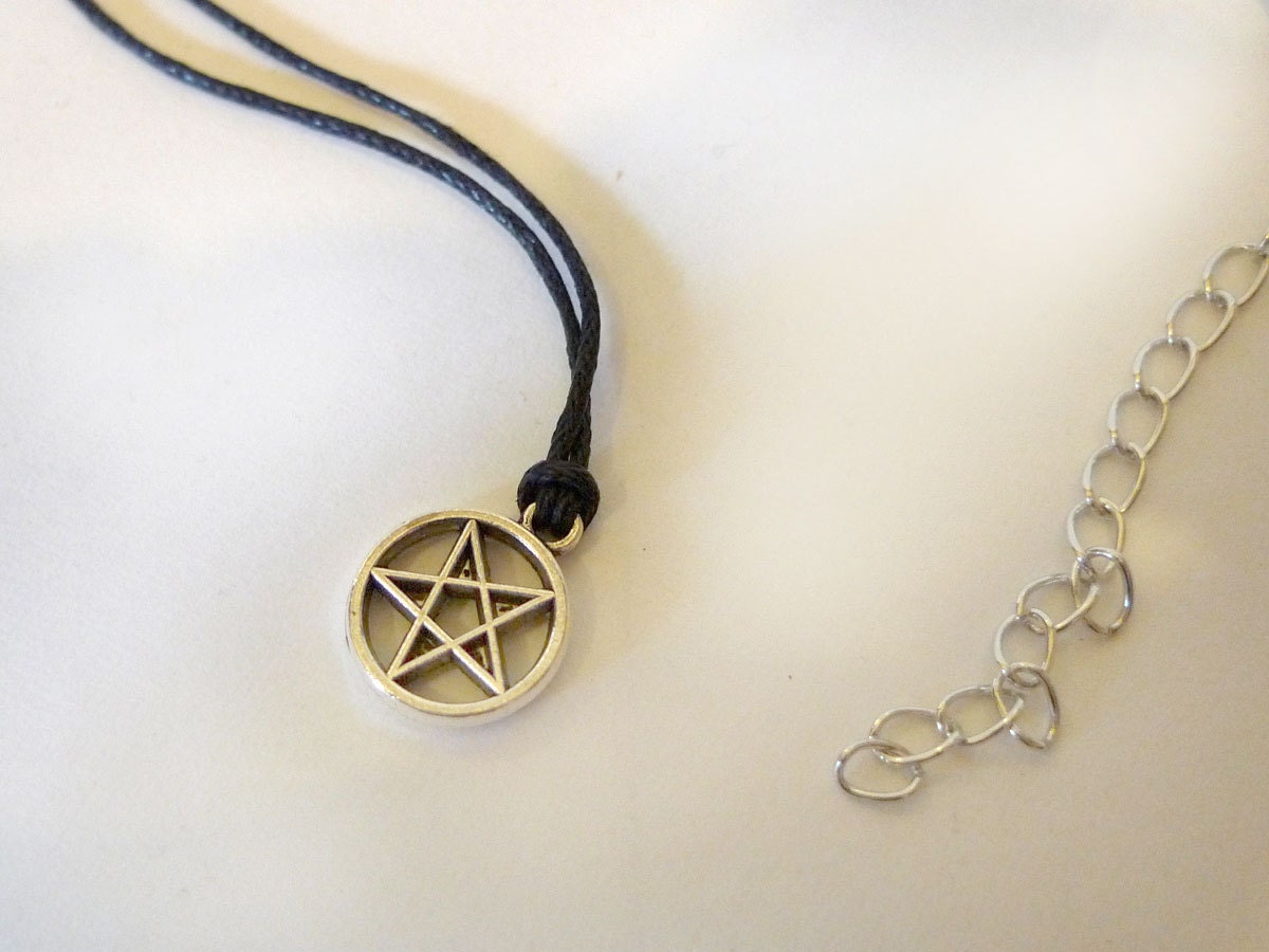 PENTAGRAM Choker Necklace – Haute Juice