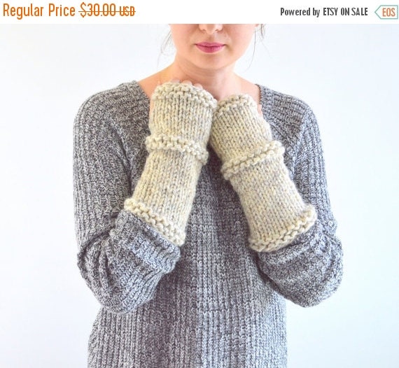 ON SALE Knit Chunky Fingerless Arm Warmers Gloves // by Avaneska
