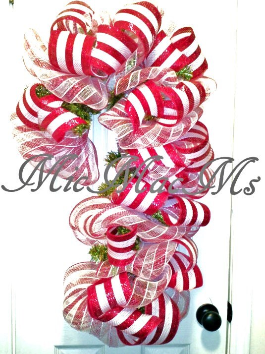 Christmas Wreath, candy cane mesh wreath, candy cane door hanger, Deco Mesh Christmas decor