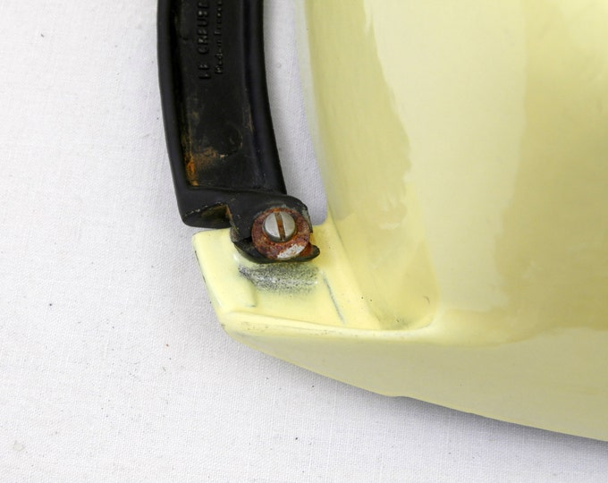 Vintage French Designer Bright Yellow Enameled Cast Iron Le Creuset 4.5 Cooking Pan / Pot and Lid Designed by Raymond Loewy in 1958, Kitchen Vintage French Designer Bright Yellow Enameled Cast Iron Le Creuset 4.5 Cooking Pan / Pot and Lid Designed by Raymond Loewy in 1958, Kitchen