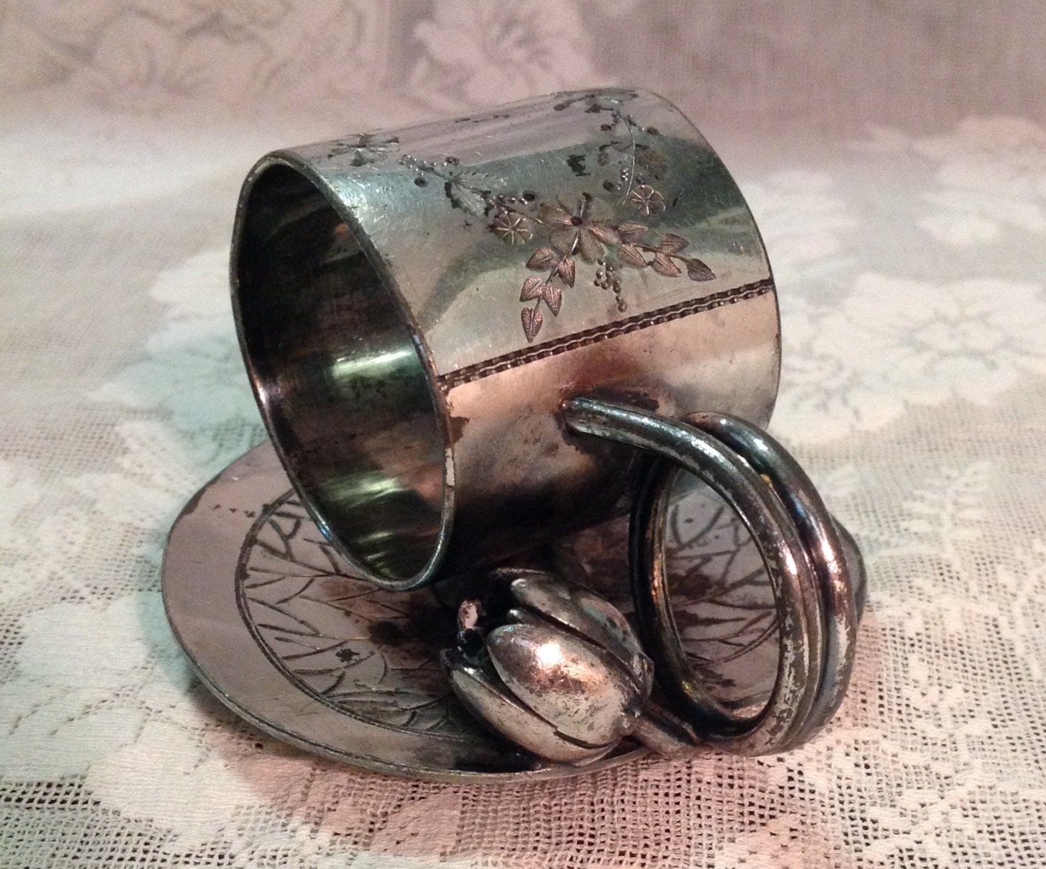 Antique figural napkin ring silverplate Meriden Company USA