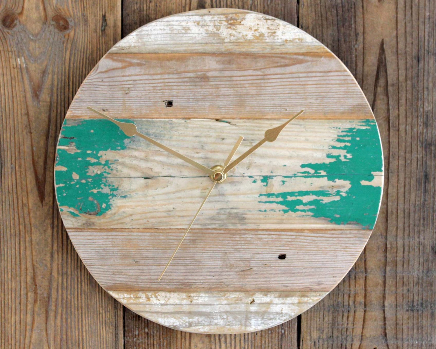 Round Wooden Wall Clock Natural and Green Driftwood 16/88