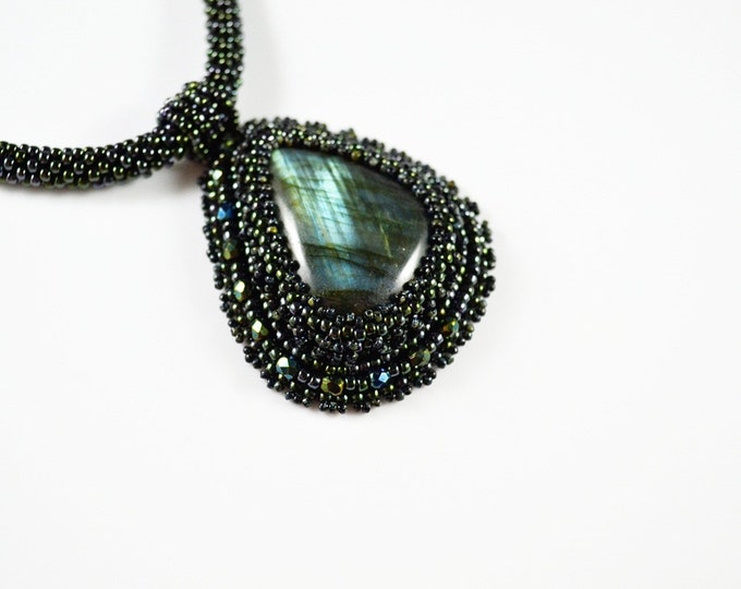 blue labradorite necklace, gemstone necklace, stone necklace, boho necklace, beaded necklace, labradorite jewelry, statement necklace