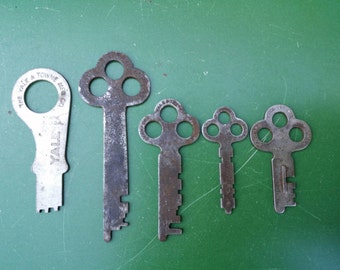 Antique Keys Yale and Towne Lock Flat Jewelry Making Makers Craft Found Art Steamer Trunk Mailbox Safe Corbin Padlock Metal Charm 45 18 VF
