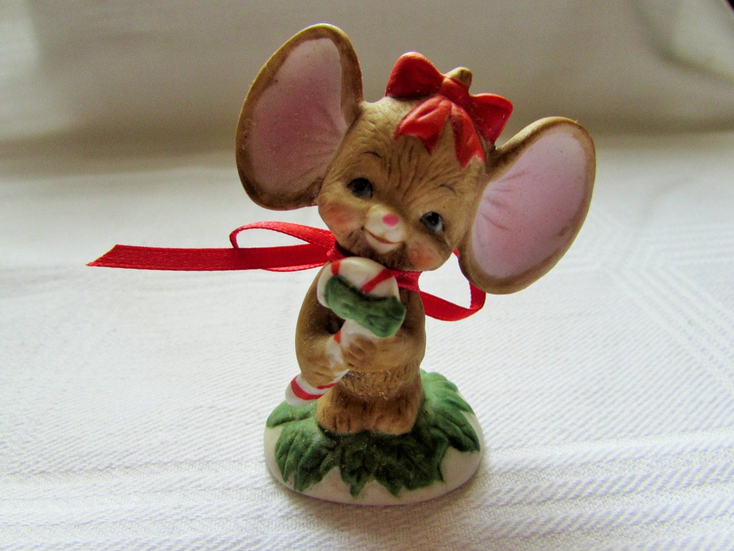 mouse figurine toy