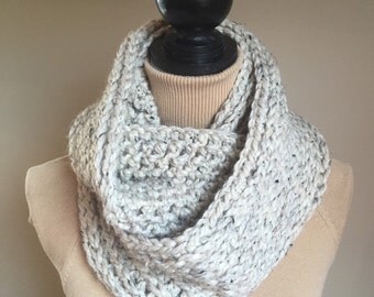 CROCHET PATTERN: Waffle Stitch Button Infinity Cowl