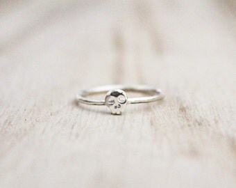 Skull ring, tiny skull ring, halloween ring, skull, skull ring, fall ring, fall jewelry, stacking ring, sterling silver