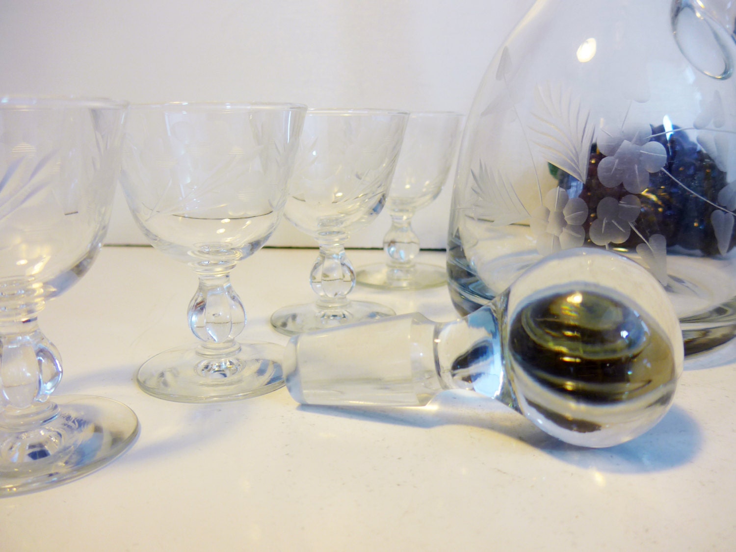 Vintage Etched Glass Decanter w/ 4 Etched Glasses Romania Mid Century