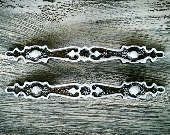 Vintage Drawer Pull, Painted Pull, Shabby Chic Decorative Dresser Handle, Cabinet Hardware, 3 Inch Mounting