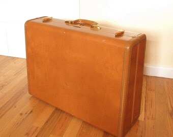Vintage 40's/50's Samsonite Suitcase- Caramel Brown Faux Leather- Large Hard Case- Style #4635- Beautiful Retro Travel Luggage
