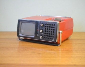 Vintage red portable TV television Crown Model 5TV-504