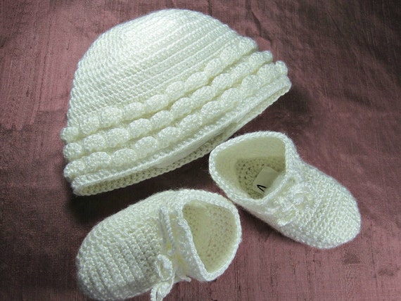 Baby White Hat And Booties Gift For Neborn Newborn To 6