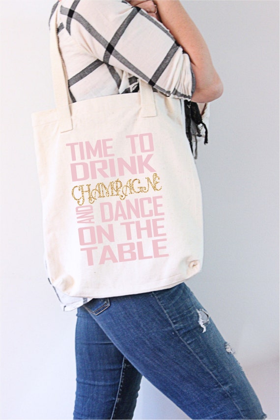 time to drink champagen tote bag 