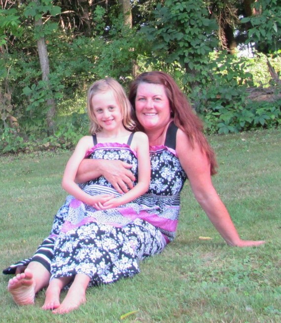 Mother and daughter dress/mommy and me dress/matching dresses/mommy and me sundress/sundress/black and pink sundress/flowered sundress