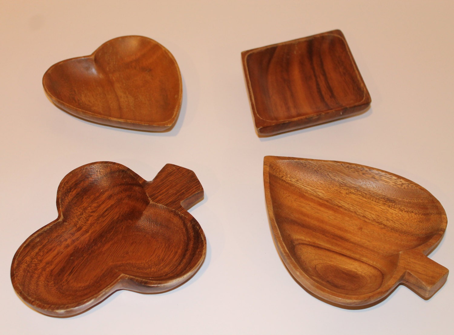 Poker serving dishes