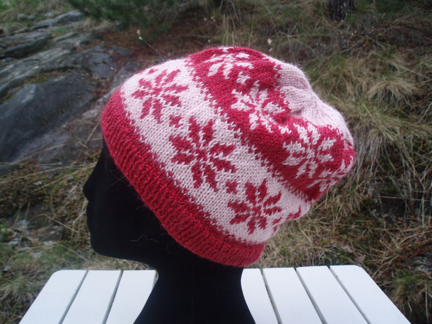Winter hat in traditional Norwegian design alpaca 1510