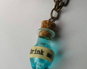 Alice in wonderland, alice in wonderland necklace, alice in wonderland pendant, drink me necklace, alice in wonderland necklace, alice charm
