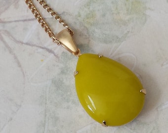 Chartreuse Teardrop Necklace, Pendant Necklace, Yellow Rhinestone Necklace, Yellow Teardrop Necklace, Vintage Inspired Necklace