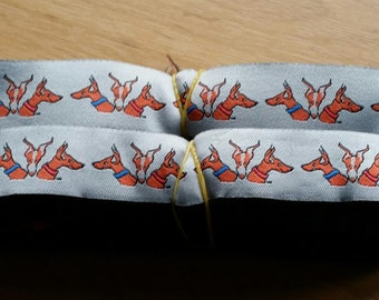 Ribbon featuring Podenco Heads