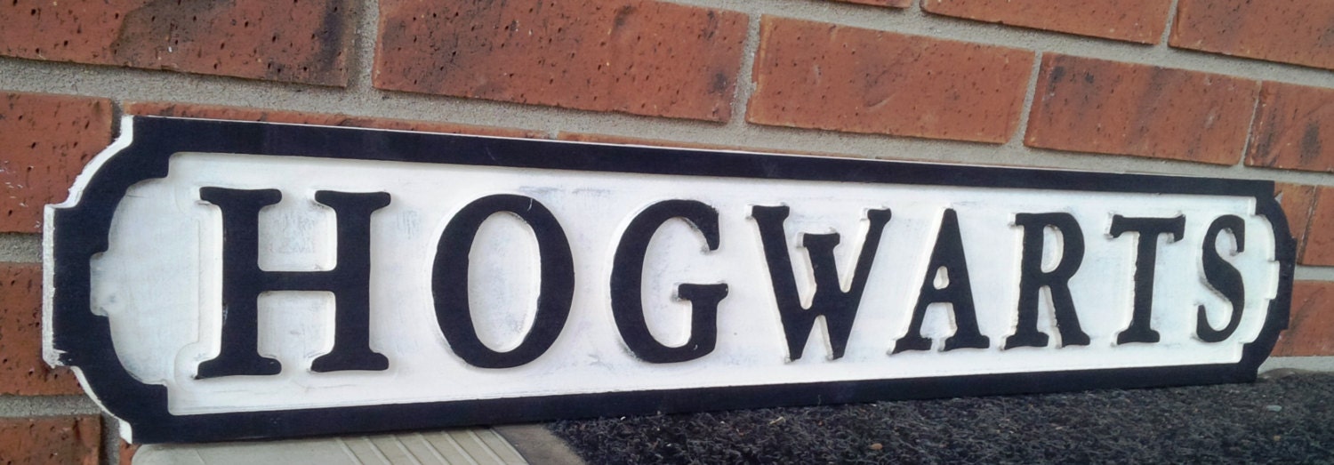 1 x Hogwarts Road Sign by SpearheadCollection on Etsy