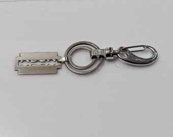 Keychain for Men, Razor Blade Key Fob, Men's Valentines Gift, Guy's Bag Charm, Wet Shavers Keychain Father's Day Birthday Gift for Him