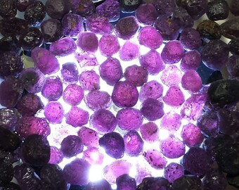 Oregon Raspberry Garnet Rough Specimen (10+ctw) Parcel Lot