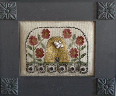 HINZEIT Penny Rug Bee Skep Counted Cross Stitch