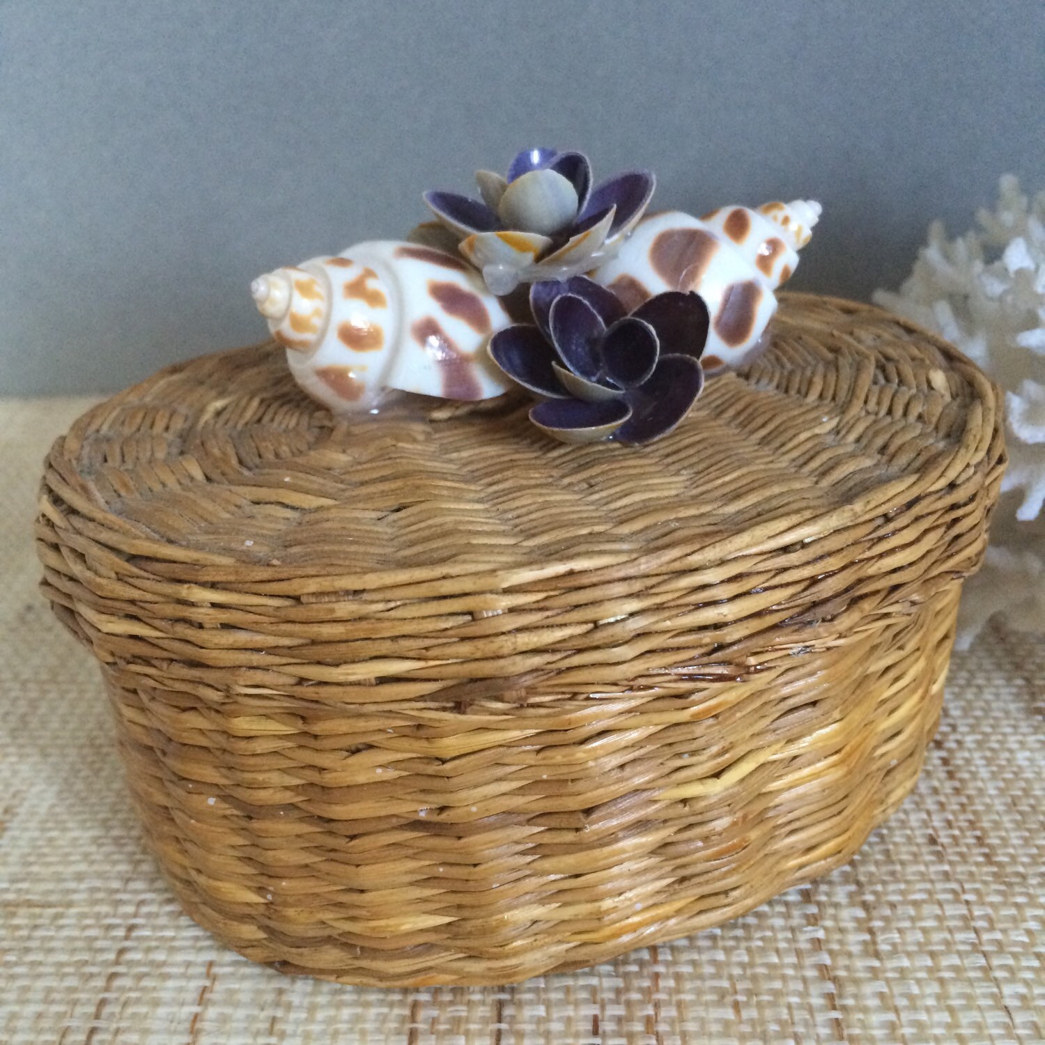 Vintage oval basket woven basket with lid seashell basket