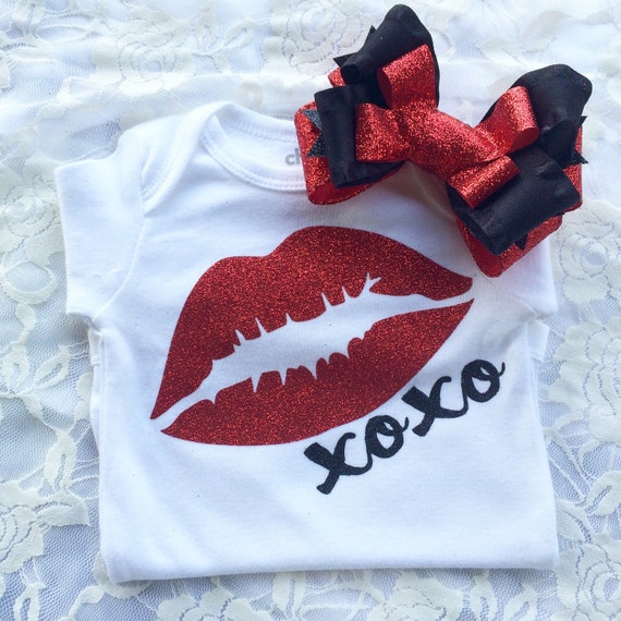 Kiss onesie lips onesie xoxo onesie baby girl by delicatebows1