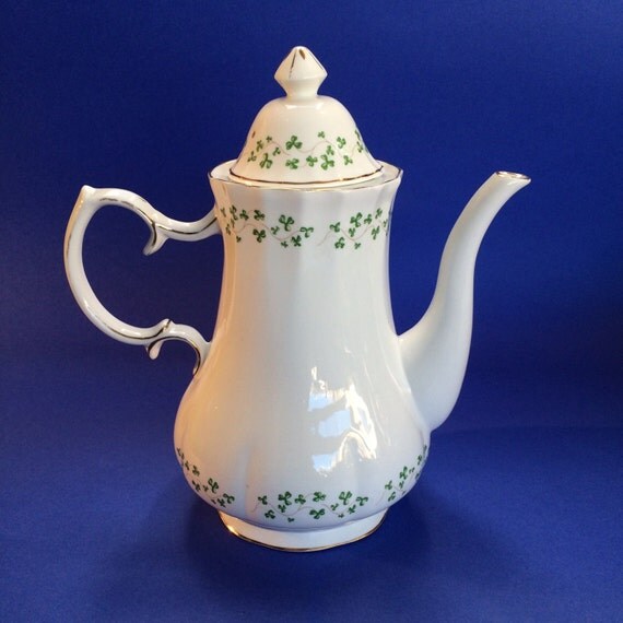 Vintage Ireland Royal Tara Bone China Teapot by Beautalicious