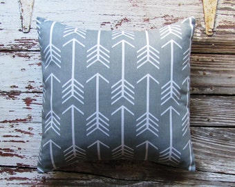 Gray/White Arrow Pillow Cover