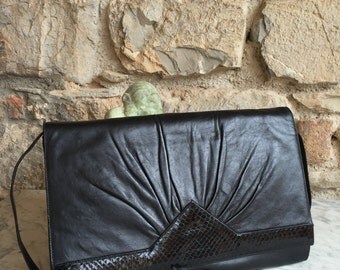 Yves Saint Laurent Mombasa Handbag / by nonaprirequellarmadi  