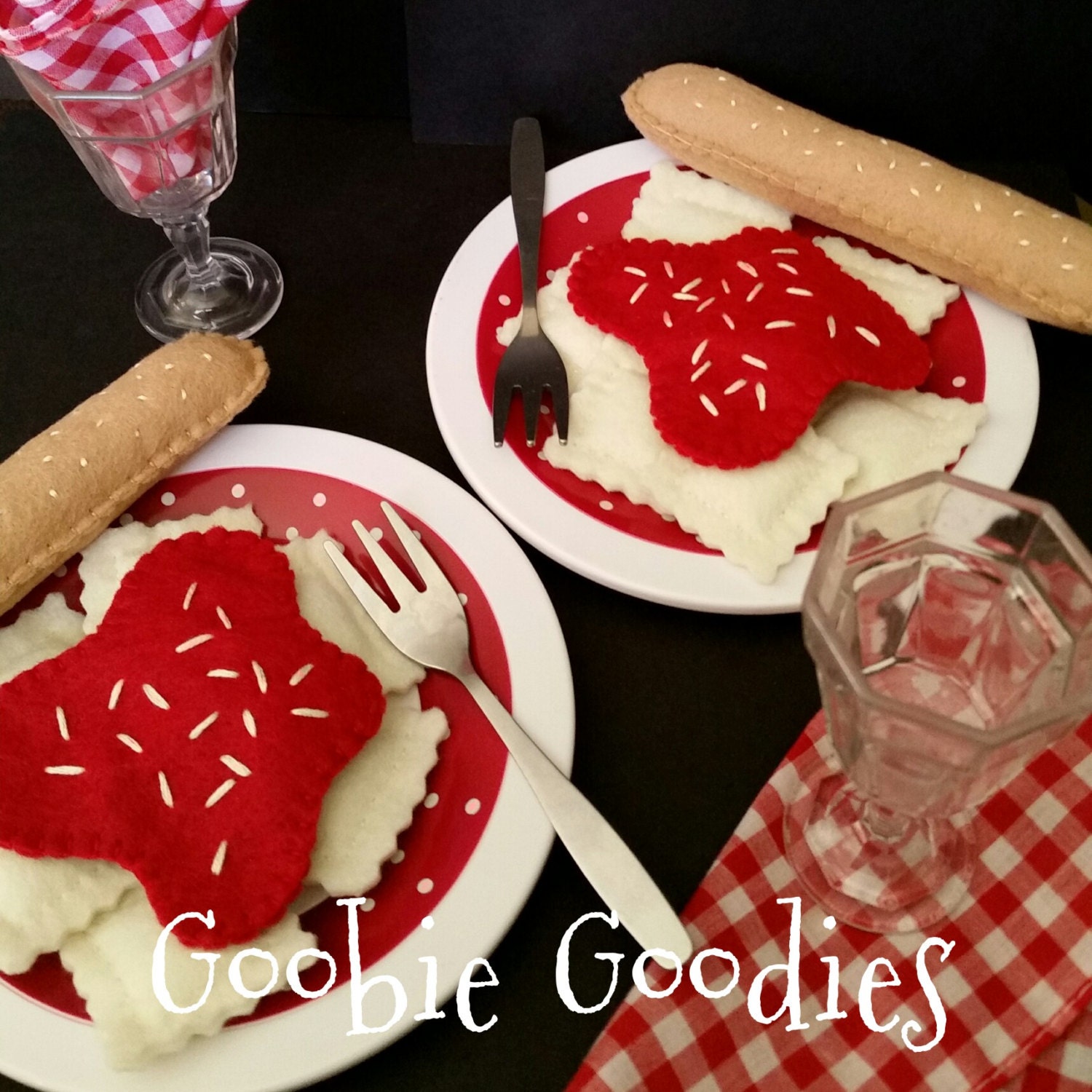 Felt Ravioli Pasta with Sauce and Breadsticks for Pretend Play