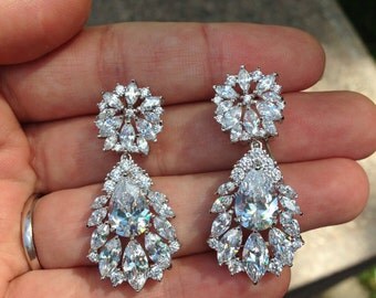Sale Chandelier earrings Bridal earrings Wedding earrings Crystal drop earring Swarovski crystal earrings Bridal jewelry Vintage weddings
